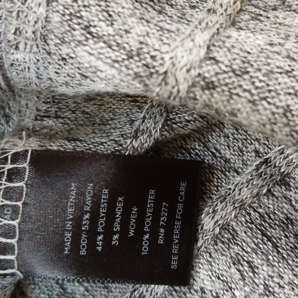 Simply Vera Vera Wang Gray sweater with faux blouse bottom. XS - Picture 5 of 7